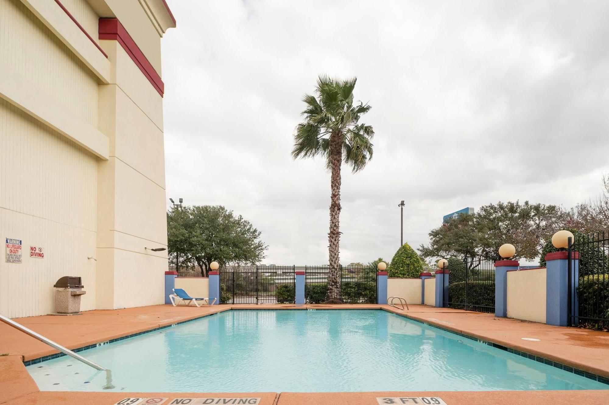Oyo Townhouse Houston Airport North Hotel Kültér fotó